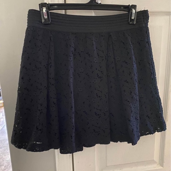 Dynamite Eyelet Pleated Lined Skirt - Picture 3 of 5